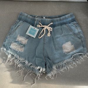 Eleven Oaks shorts
